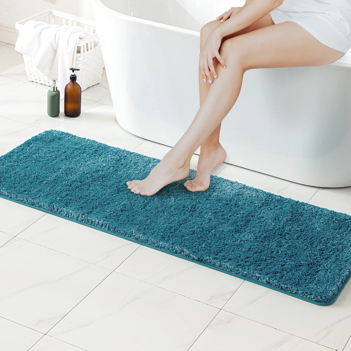 MIULEE Dark Purple Bathroom Rugs Soft Small Microfiber Bath Mat 16x24 Inch