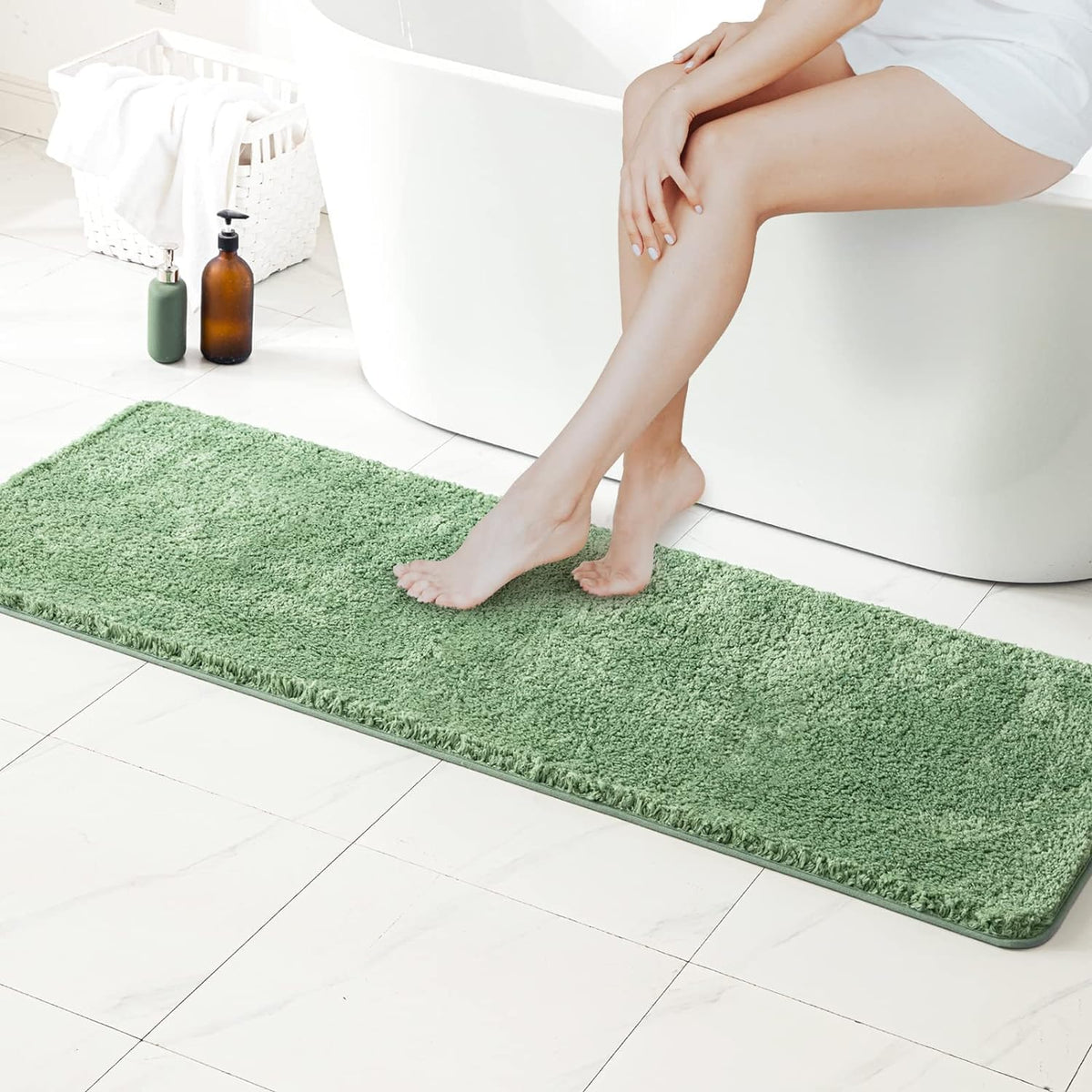 MIULEE Dark Purple Bathroom Rugs Soft Small Microfiber Bath Mat 16x24 Inch