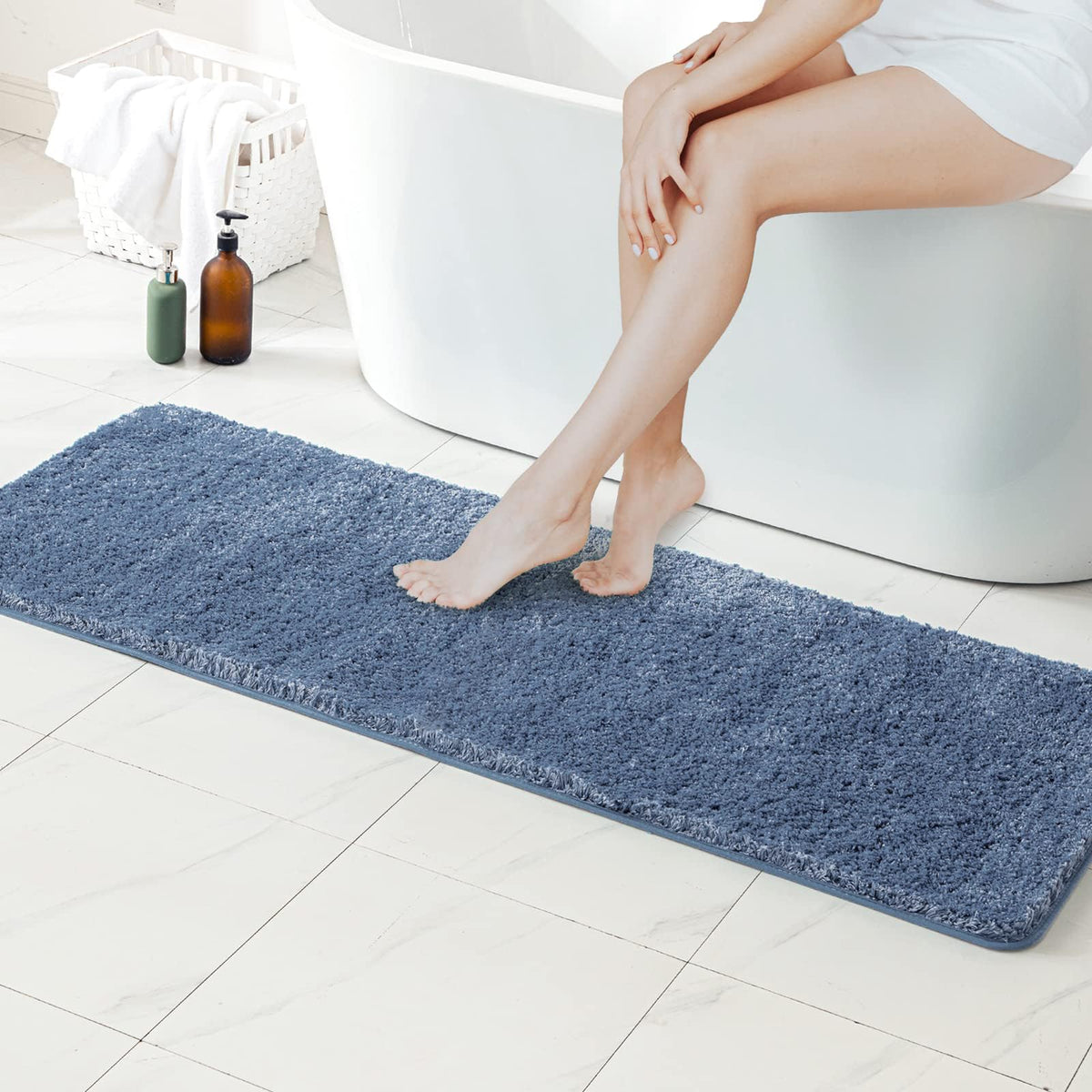 MIULEE Dark Purple Bathroom Rugs Soft Small Microfiber Bath Mat 16x24 Inch