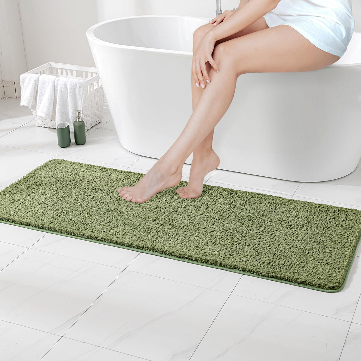 MIULEE Dark Purple Bathroom Rugs Soft Small Microfiber Bath Mat 16x24 Inch
