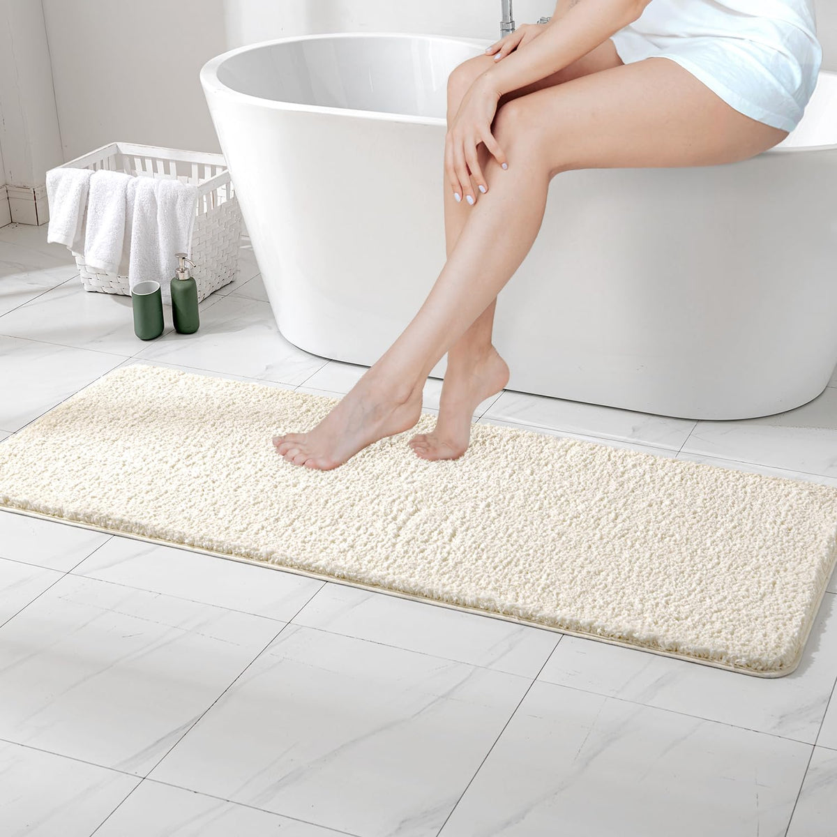 MIULEE Dark Purple Bathroom Rugs Soft Small Microfiber Bath Mat 16x24 Inch