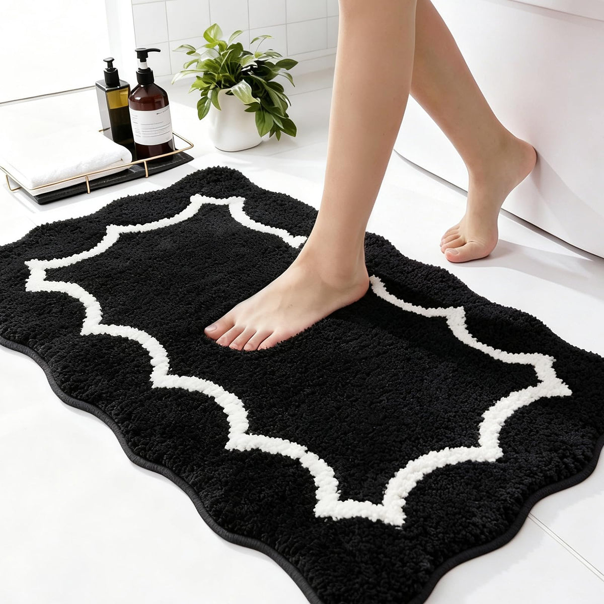 Cute Scalloped Rose Pink Bathroom Rugs Mat,Non Slip Absorbent Quick Dry Bath Mats for Shower Room,Microfiber Bath Mats for Bathroom Floor Washable Carpet for Shower Tub Sink Bedroom,20"x32"