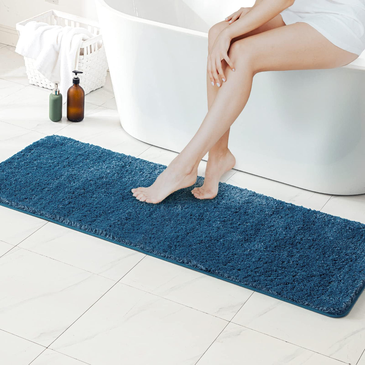 MIULEE Dark Purple Bathroom Rugs Soft Small Microfiber Bath Mat 16x24 Inch