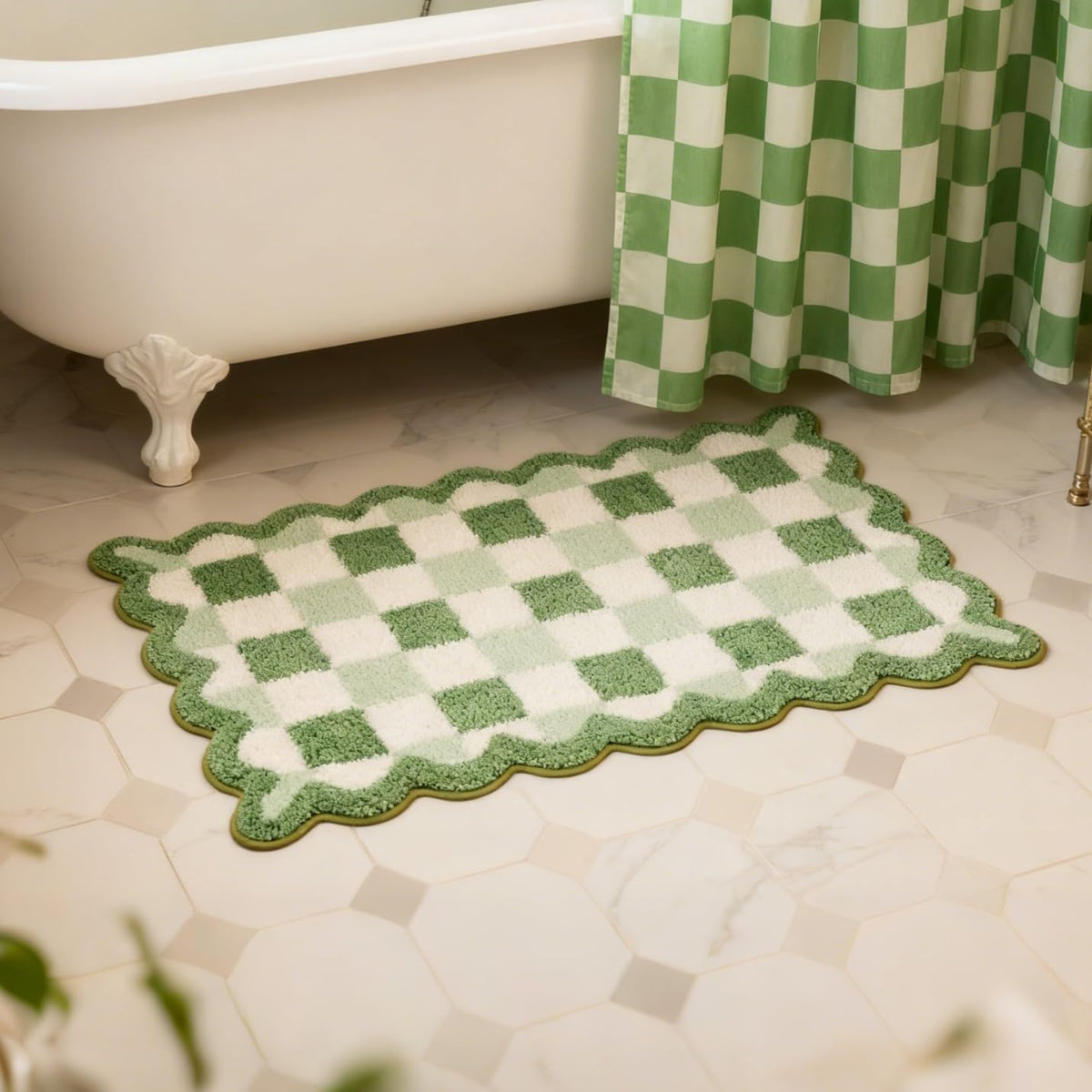ORTIGIA Cute Green Scalloped Bath Mat, Fun Plush Microfiber Scallop Bathroom Rugs Non Slip Washable Quick Dry Absorbent, Bathmat Bath Rug Carpet for Shower Stall Vanities Kitchen Floor Entrance, 20x32