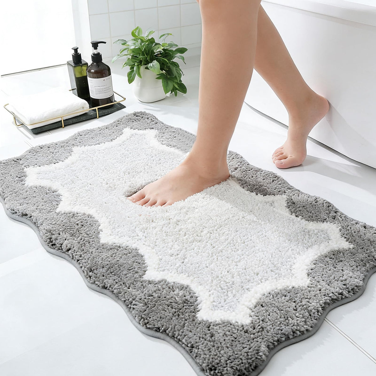 Cute Scalloped Rose Pink Bathroom Rugs Mat,Non Slip Absorbent Quick Dry Bath Mats for Shower Room,Microfiber Bath Mats for Bathroom Floor Washable Carpet for Shower Tub Sink Bedroom,20"x32"