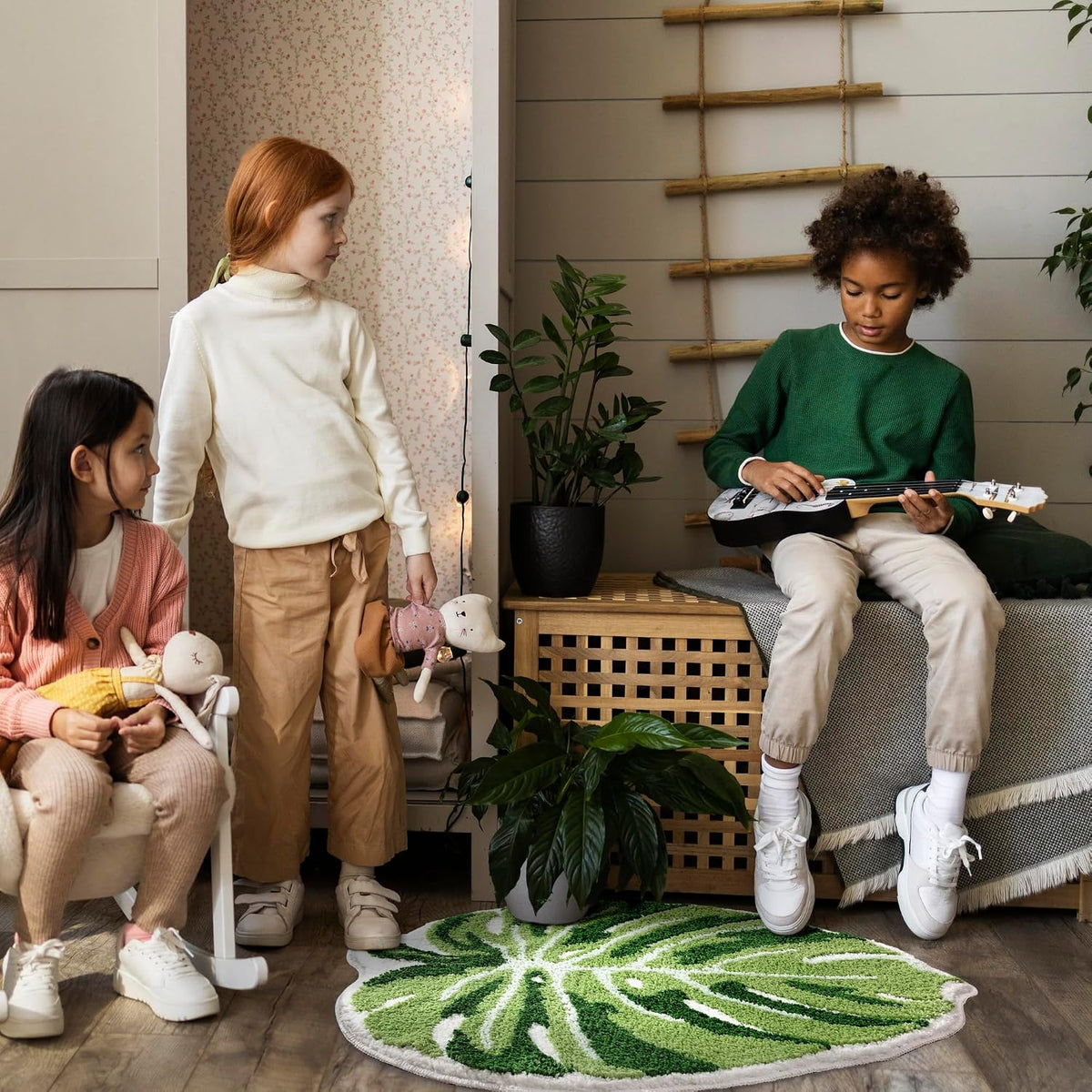 Panstar Large Monstera Leaf Bath Mat, Non Slip Green Plant Bathroom Rug, Absorbent Cute Palm Shaped Bathtub Rug Bathroom Plush Shower Rugs (32"X26")