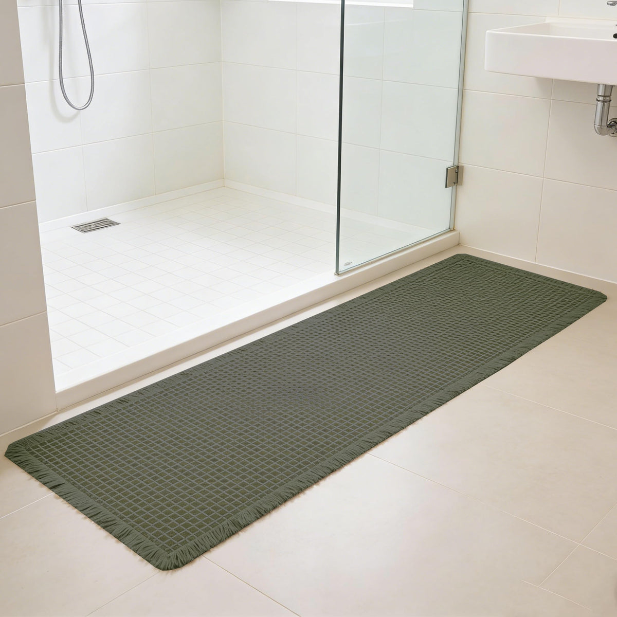 Waffle Bath Mat Non Slip, Boho Bathroom Rug, White/Taupe, 16"x24"