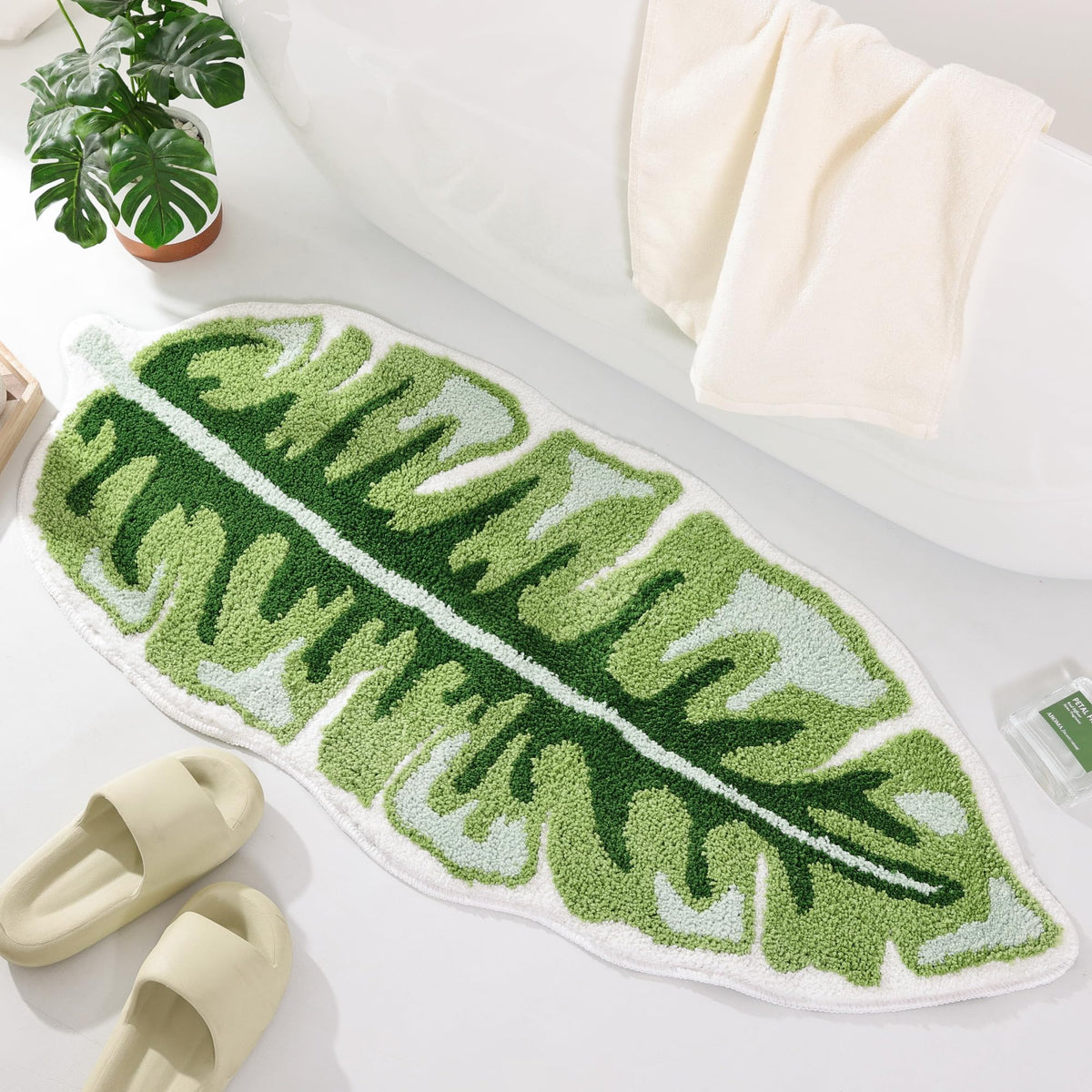 Panstar Large Monstera Leaf Bath Mat, Non Slip Green Plant Bathroom Rug, Absorbent Cute Palm Shaped Bathtub Rug Bathroom Plush Shower Rugs (32"X26")
