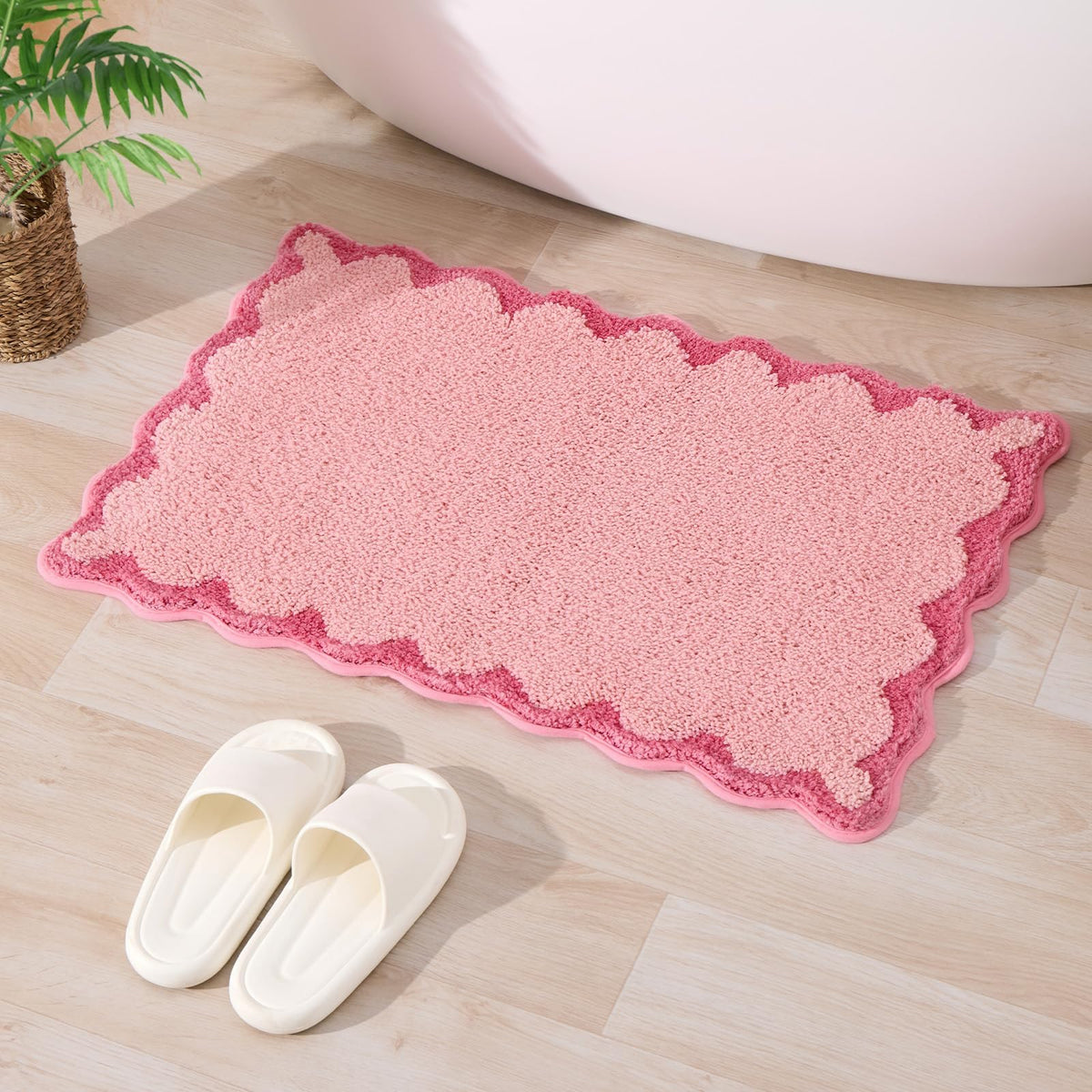 ORTIGIA Cute Green Scalloped Bath Mat, Fun Plush Microfiber Scallop Bathroom Rugs Non Slip Washable Quick Dry Absorbent, Bathmat Bath Rug Carpet for Shower Stall Vanities Kitchen Floor Entrance, 20x32