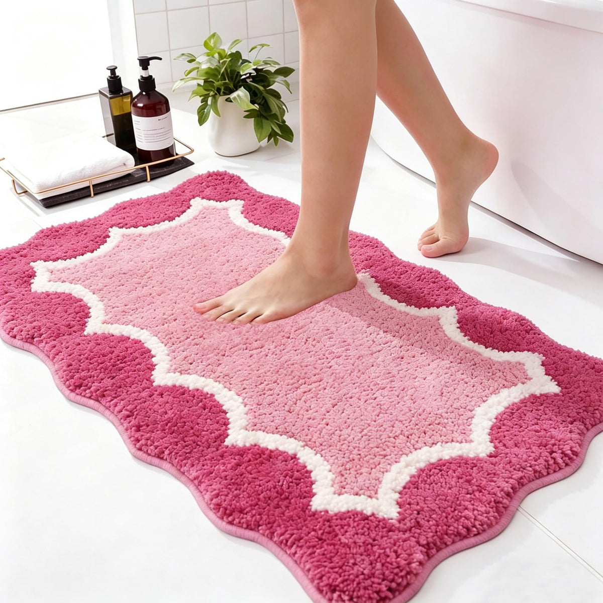 Cute Scalloped Rose Pink Bathroom Rugs Mat,Non Slip Absorbent Quick Dry Bath Mats for Shower Room,Microfiber Bath Mats for Bathroom Floor Washable Carpet for Shower Tub Sink Bedroom,20"x32"