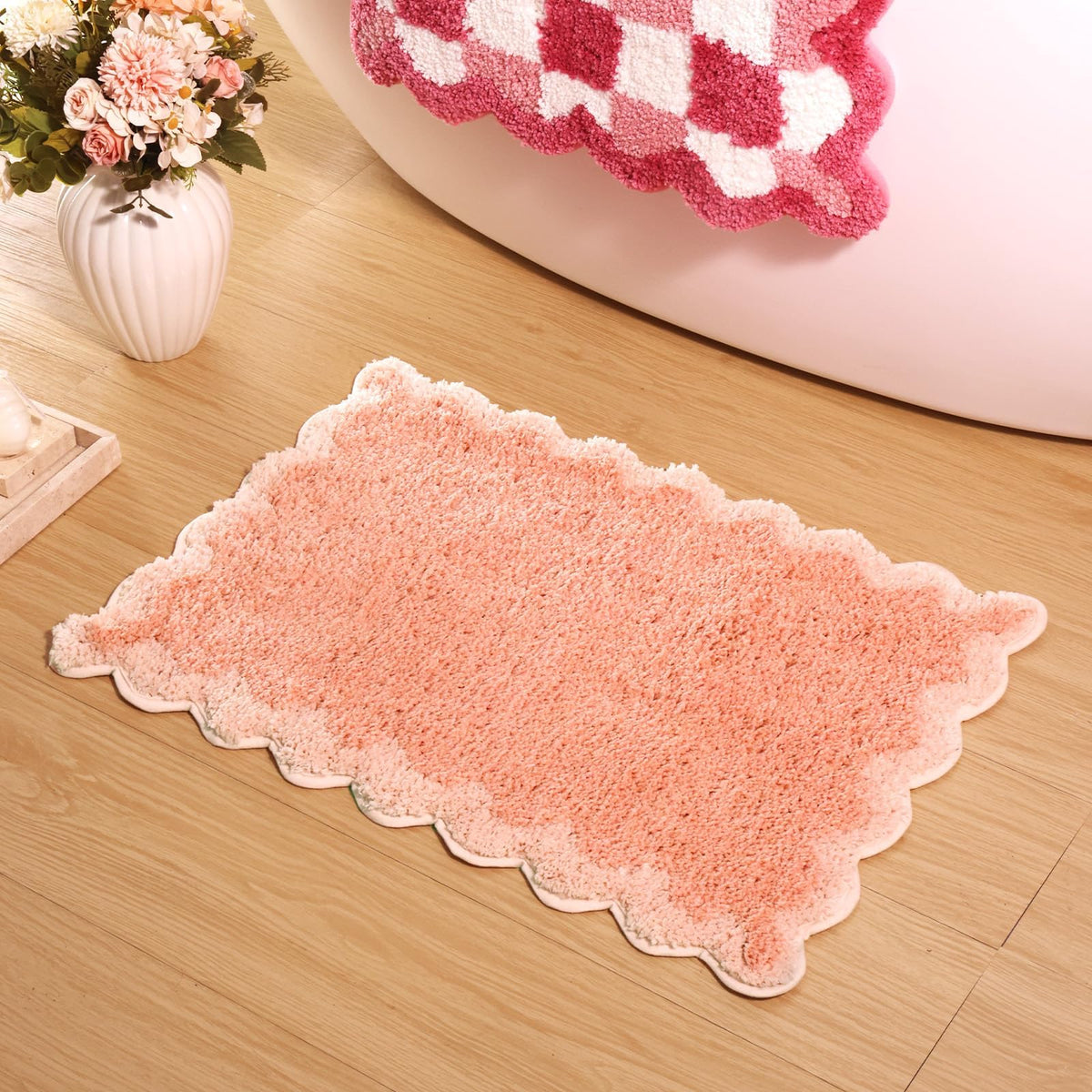 ORTIGIA Cute Green Scalloped Bath Mat, Fun Plush Microfiber Scallop Bathroom Rugs Non Slip Washable Quick Dry Absorbent, Bathmat Bath Rug Carpet for Shower Stall Vanities Kitchen Floor Entrance, 20x32