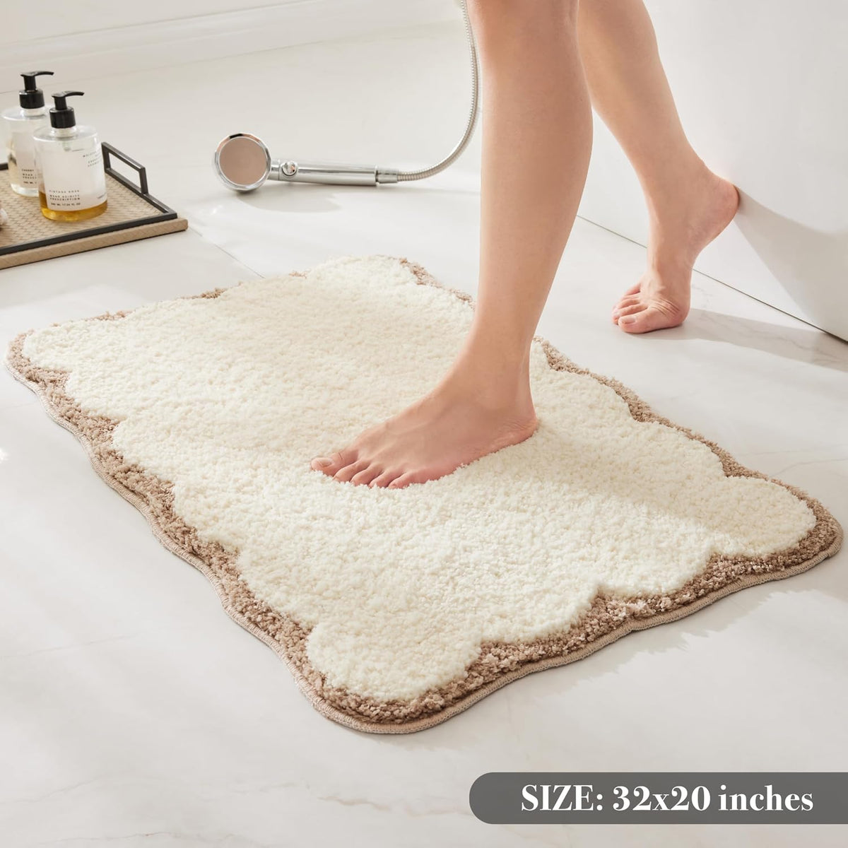 Ohocut Luxury Microfiber Bathroom Rugs, Beige Sand Scalloped Bath Rug Boho Farmhouse Cute Aesthetic Preppy Bath Mat for Bathroom, Tub, Floor Carpet, Sink, Shower, Anti Slip, Absorbent, 32x20