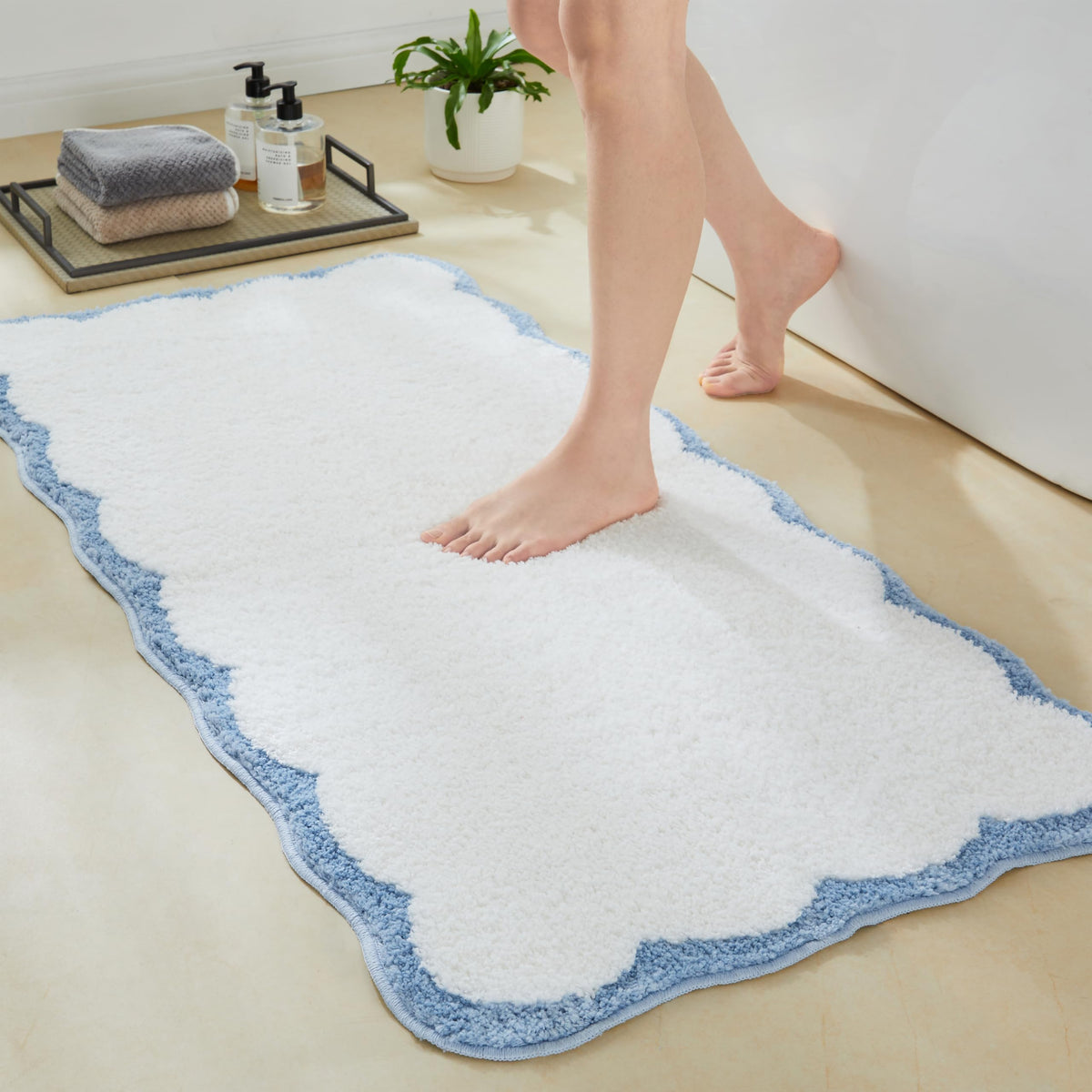 Ohocut Luxury Microfiber Bathroom Rugs, Beige Sand Scalloped Bath Rug Boho Farmhouse Cute Aesthetic Preppy Bath Mat for Bathroom, Tub, Floor Carpet, Sink, Shower, Anti Slip, Absorbent, 32x20