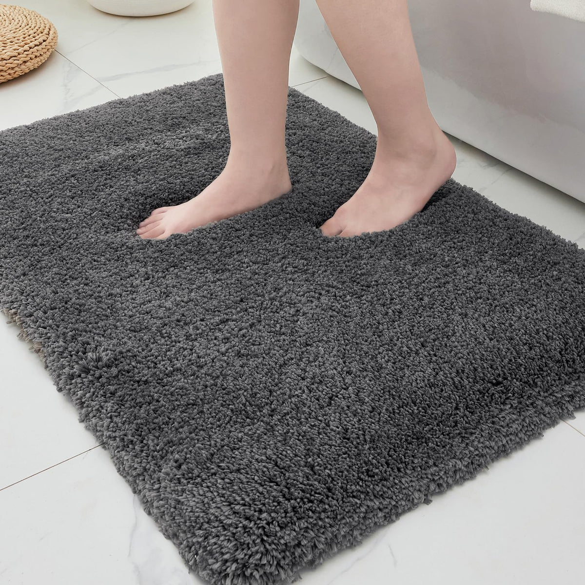 ILANGO Bathroom Rugs 32" × 20", Extra Soft Absorbent Microfiber Bath Rugs