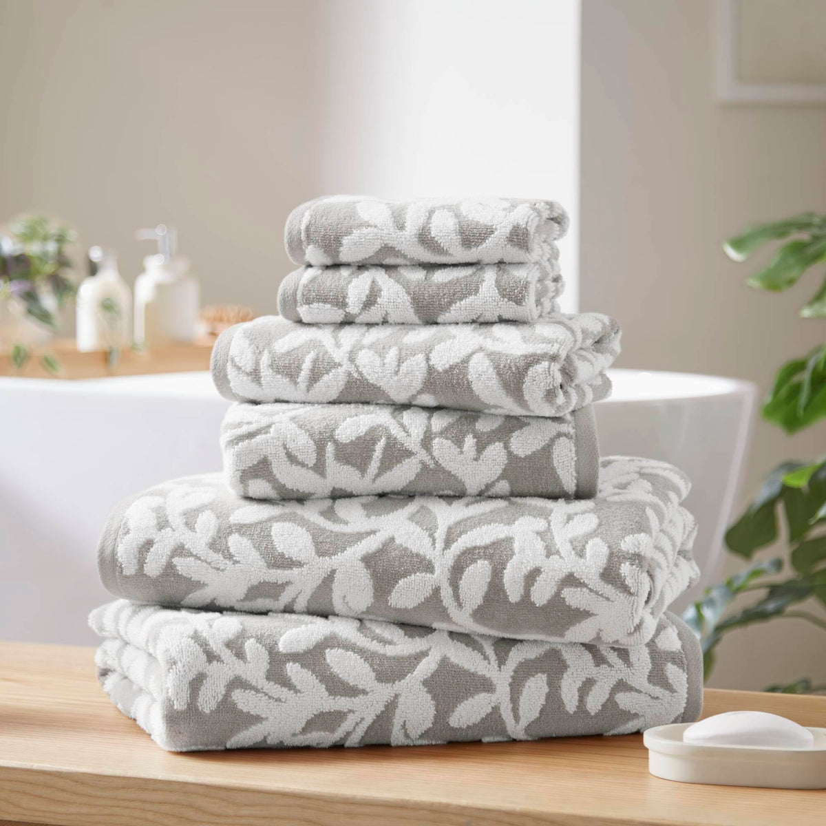 Madison Park Skyler Floral Decorative Bath Towel Set, 6 Piece, Taupe