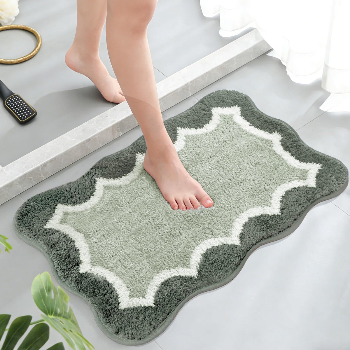 Cute Scalloped Rose Pink Bathroom Rugs Mat,Non Slip Absorbent Quick Dry Bath Mats for Shower Room,Microfiber Bath Mats for Bathroom Floor Washable Carpet for Shower Tub Sink Bedroom,20"x32"