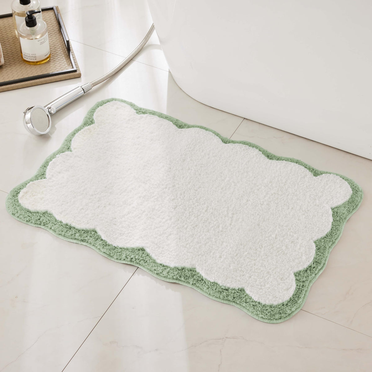 Ohocut Luxury Microfiber Bathroom Rugs, Beige Sand Scalloped Bath Rug Boho Farmhouse Cute Aesthetic Preppy Bath Mat for Bathroom, Tub, Floor Carpet, Sink, Shower, Anti Slip, Absorbent, 32x20