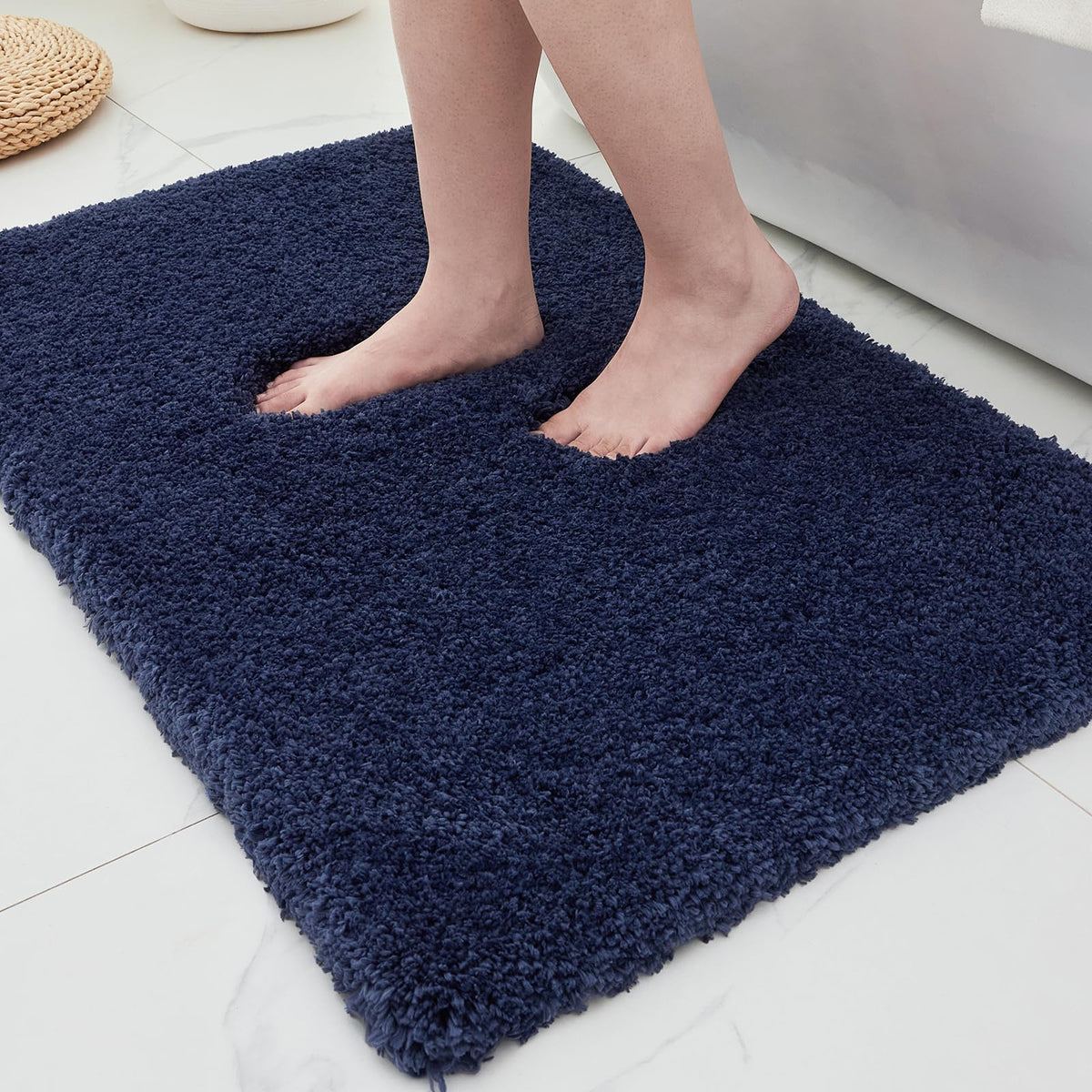 ILANGO Bathroom Rugs 32" × 20", Extra Soft Absorbent Microfiber Bath Rugs