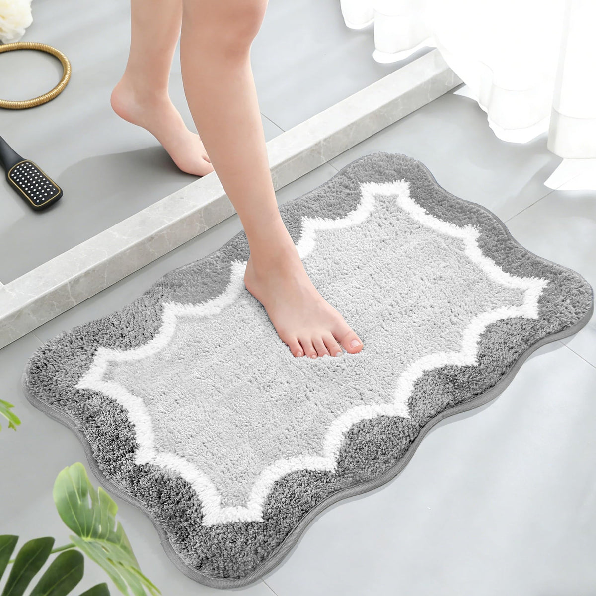 Cute Scalloped Rose Pink Bathroom Rugs Mat,Non Slip Absorbent Quick Dry Bath Mats for Shower Room,Microfiber Bath Mats for Bathroom Floor Washable Carpet for Shower Tub Sink Bedroom,20"x32"