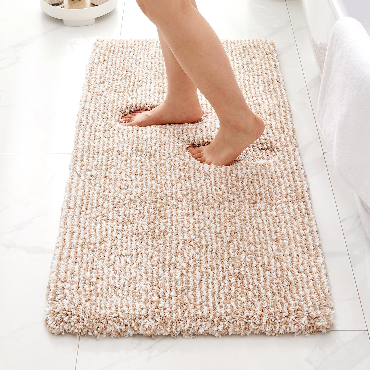 ILANGO Bathroom Rugs 32" × 20", Extra Soft Absorbent Microfiber Bath Rugs