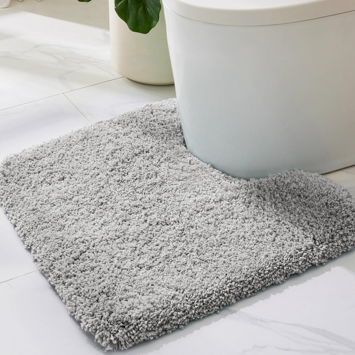 ILANGO Bathroom Rugs 32" × 20", Extra Soft Absorbent Microfiber Bath Rugs