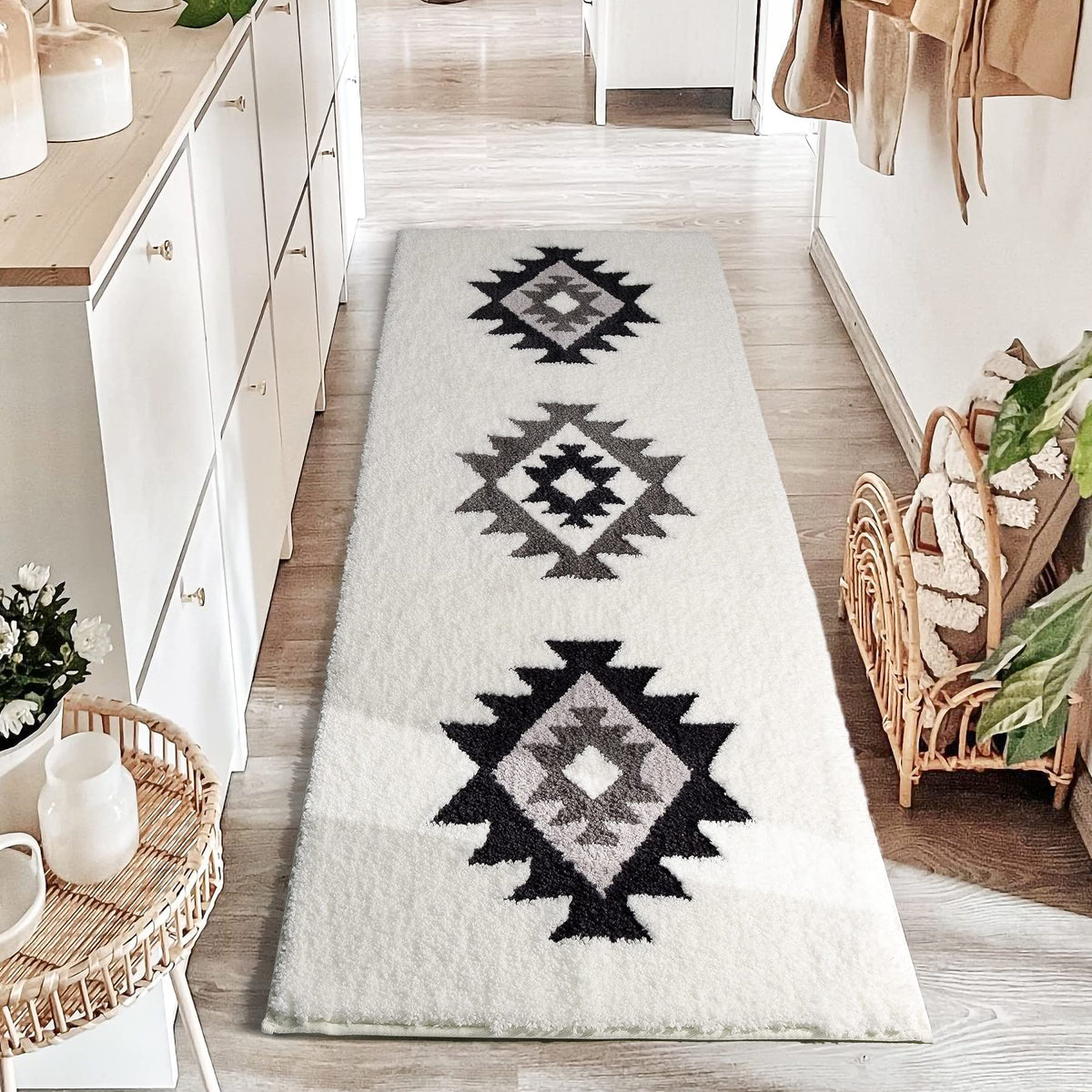 DEXDE Black Bathroom Rugs 20x32 Aztec Boho Long Western Plush Bath Mats