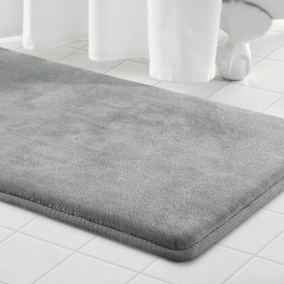 Memory Foam Bath Mat Non Slip Absorbent Super Cozy Velvet Bathroom Rug Carpet (20 inches X 32 inches, Grey)