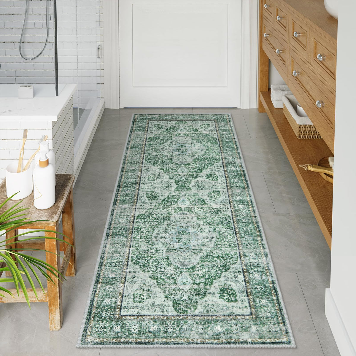 Uphome Boho Small Bath Mat, Distressed Farmhouse Light Khaki Bath Rugs, Comfy Velvet Bathroom Rugs Non Slip Washable, Vintage Oriental Toilet Rug for Sink Shower Vanity, 18x26 inch