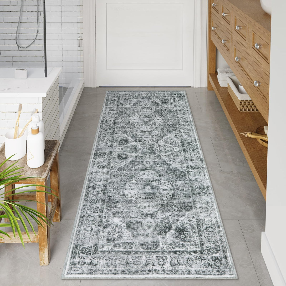 Uphome Boho Small Bath Mat, Distressed Farmhouse Light Khaki Bath Rugs, Comfy Velvet Bathroom Rugs Non Slip Washable, Vintage Oriental Toilet Rug for Sink Shower Vanity, 18x26 inch