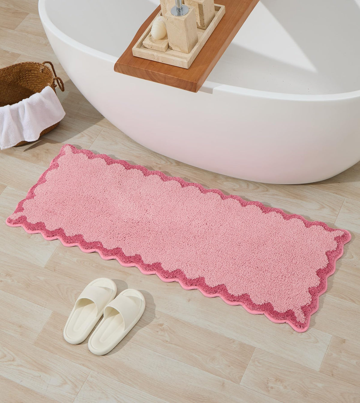 ORTIGIA Cute Green Scalloped Bath Mat, Fun Plush Microfiber Scallop Bathroom Rugs Non Slip Washable Quick Dry Absorbent, Bathmat Bath Rug Carpet for Shower Stall Vanities Kitchen Floor Entrance, 20x32