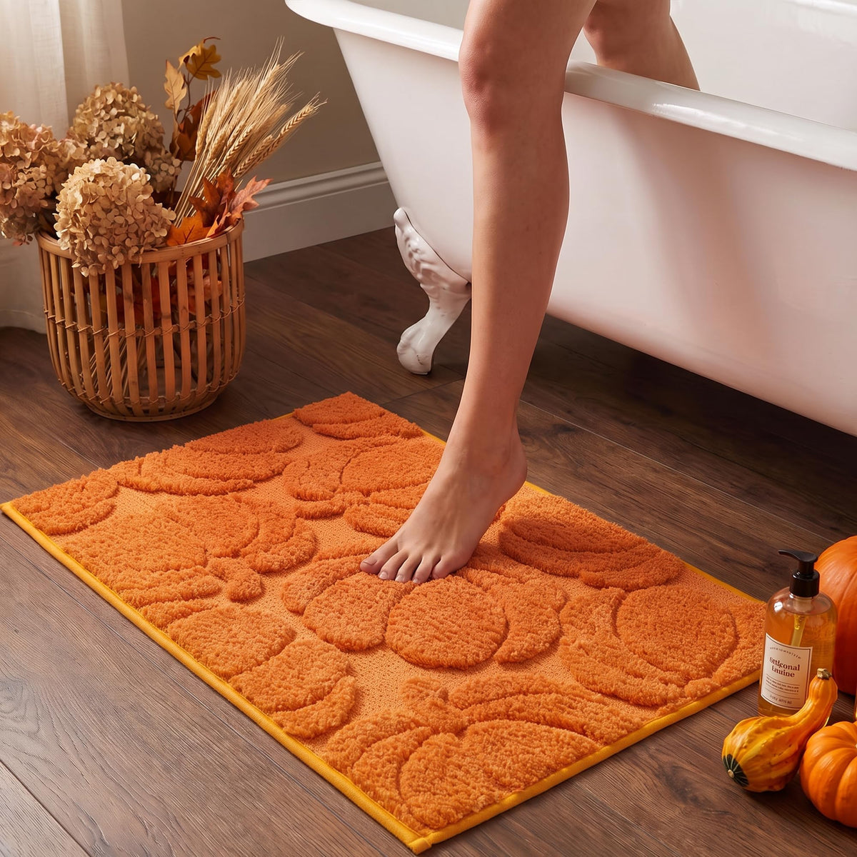 Luxury Fall Autumn Beige Cream Pumpkin Bathroom Mat, 17"x25" Extra Soft and Absorbent Microfiber Bath Rug, Non-Slip TPR Back, Plush Shaggy Bath Carpet for Floor
