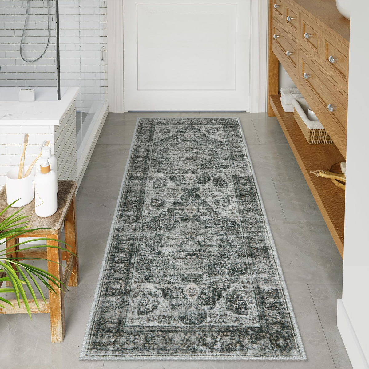 Uphome Boho Small Bath Mat, Distressed Farmhouse Light Khaki Bath Rugs, Comfy Velvet Bathroom Rugs Non Slip Washable, Vintage Oriental Toilet Rug for Sink Shower Vanity, 18x26 inch