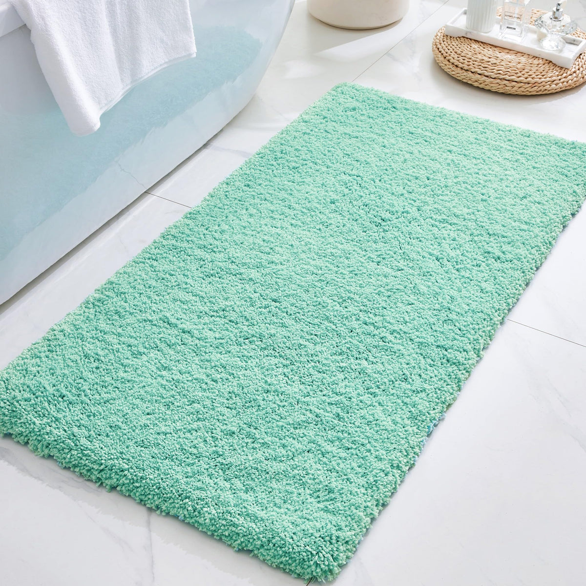 ILANGO Bathroom Rugs 32" × 20", Extra Soft Absorbent Microfiber Bath Rugs