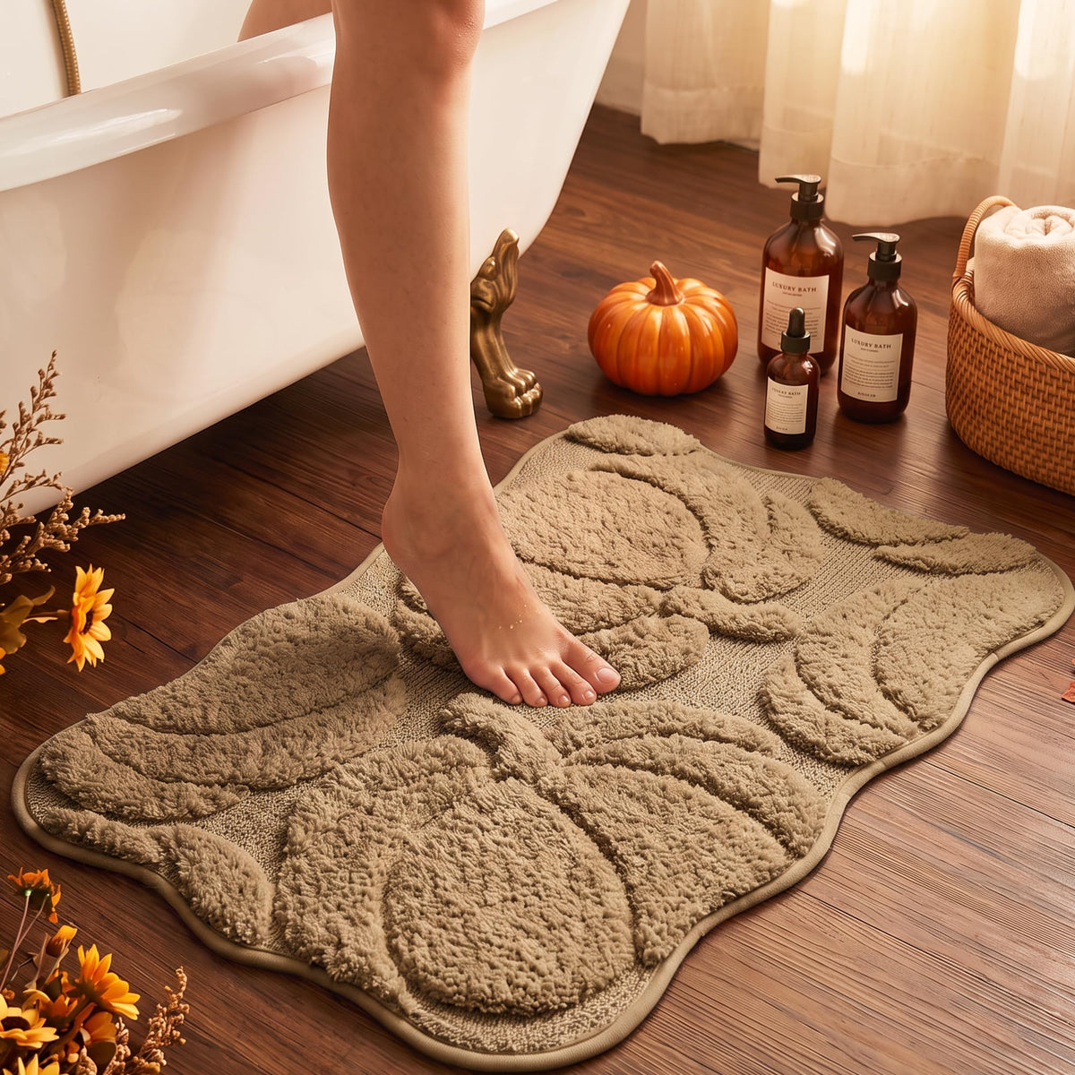 Luxury Fall Autumn Beige Cream Pumpkin Bathroom Mat, 17"x25" Extra Soft and Absorbent Microfiber Bath Rug, Non-Slip TPR Back, Plush Shaggy Bath Carpet for Floor