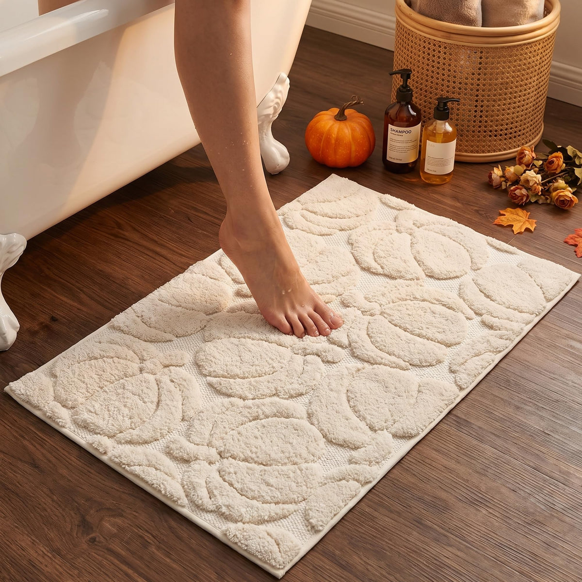 Luxury Fall Autumn Beige Cream Pumpkin Bathroom Mat, 17"x25" Extra Soft and Absorbent Microfiber Bath Rug, Non-Slip TPR Back, Plush Shaggy Bath Carpet for Floor