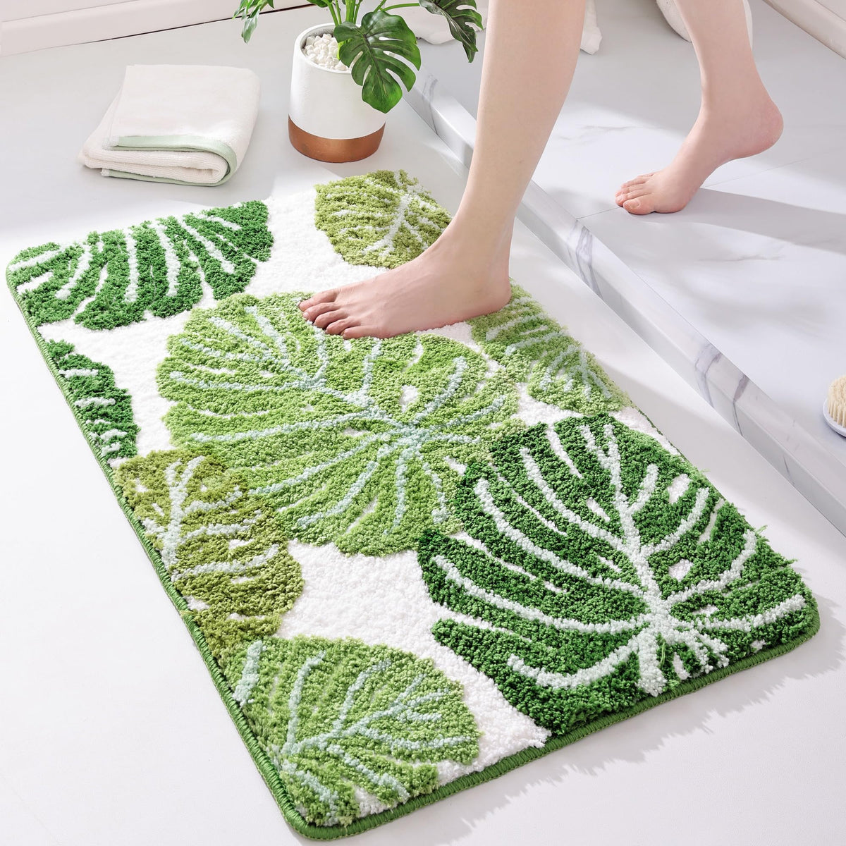 Panstar Large Monstera Leaf Bath Mat, Non Slip Green Plant Bathroom Rug, Absorbent Cute Palm Shaped Bathtub Rug Bathroom Plush Shower Rugs (32"X26")