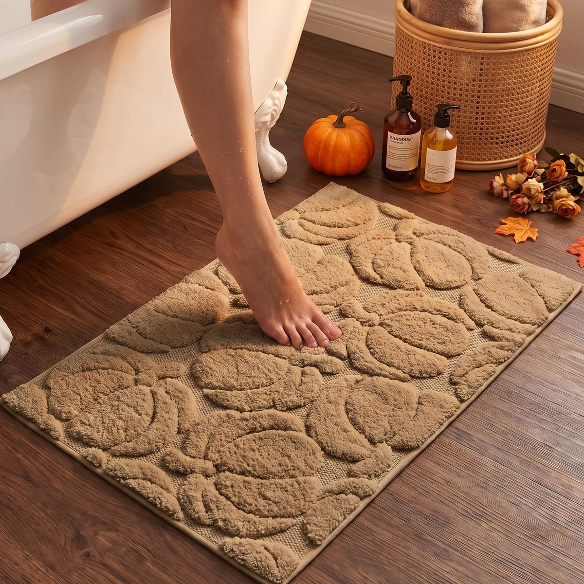 Luxury Fall Autumn Beige Cream Pumpkin Bathroom Mat, 17"x25" Extra Soft and Absorbent Microfiber Bath Rug, Non-Slip TPR Back, Plush Shaggy Bath Carpet for Floor